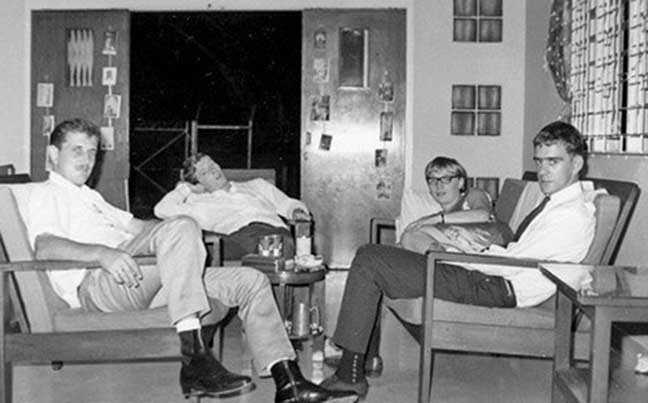  ( At the Jackson’s in Seremban 1966 ) L-R :  Paul Brogden, Barry Fleming, Jane Jackson, Pete Jackson. 