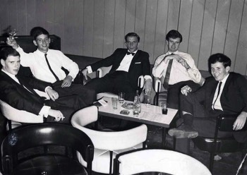  ( Raffles Hotel Singapore 1965 ) L-R : ??, Rene Dee, Mike Courage, ?? Dave Mackney. 